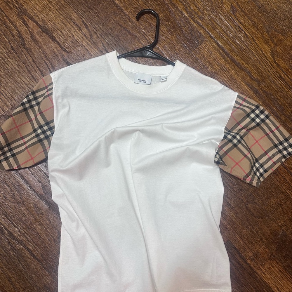 Burberry Cream/Off-White Crewneck Tee